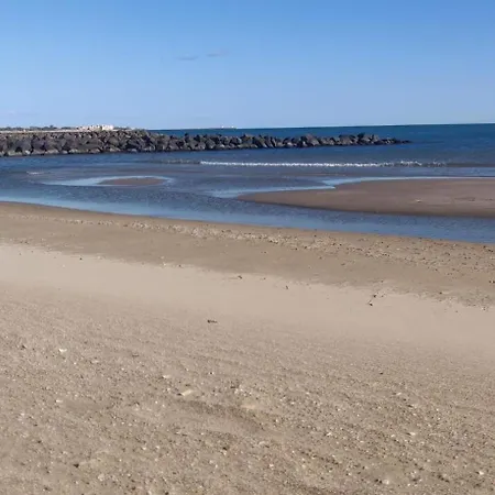 Villa Vias-plage - De 65m2 A 600m De La Vias